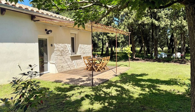 Maisonnette Avec Petite Forêt - Tranquillité Assurée - Idéal Jeune Famille