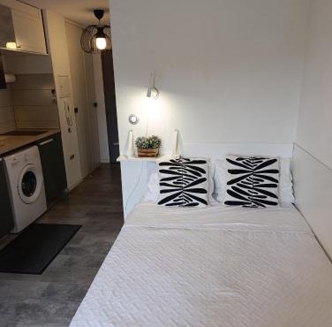 MANHATTAN Studio climatisé Balcon Ensoleillé Parking proche Montpellier in Grabels