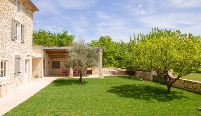Mas en Pierre du Xixe Avec Piscine - Grand Jardin - Drôme Provençale