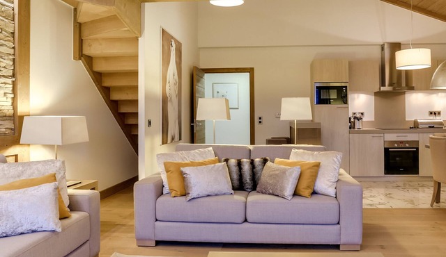 Modern 4-Room Apartment, Courchevel Village, Near Slopes, Parking Included