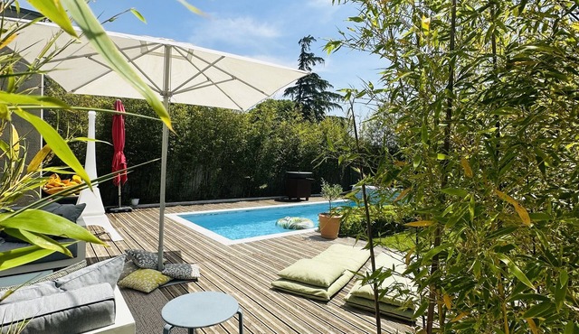 Modern villa in a quiet area close to all amenities. Not overlooked.
