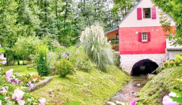 Moulin Vrindavan, Havre de paix en pleine nature. in Eysus