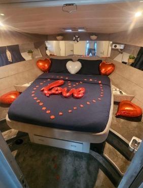Nuits insolites sur un bateau 12m en pleine nature