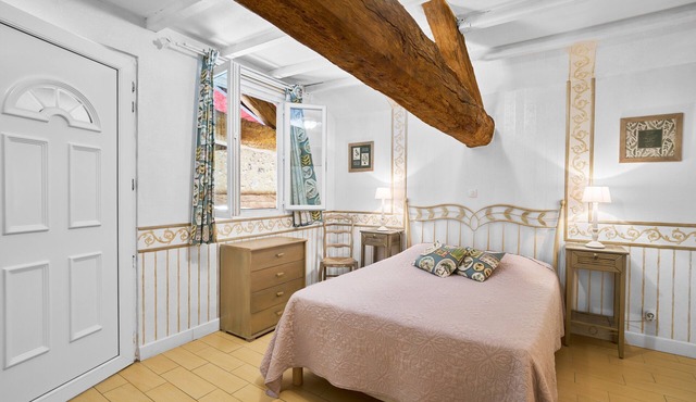 Périgord Romantique, Guest Rooms 'Le Pré Fleuri' with Pool in the Heart of Ribéracois