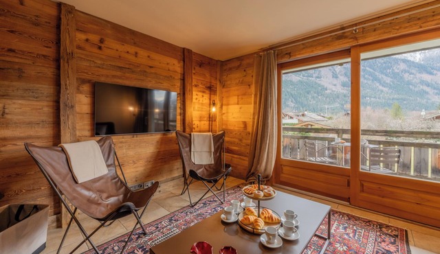 Panorama Mont-Blanc 2BR w/Views, Walk to Flégère Lift, Chamonix, France
