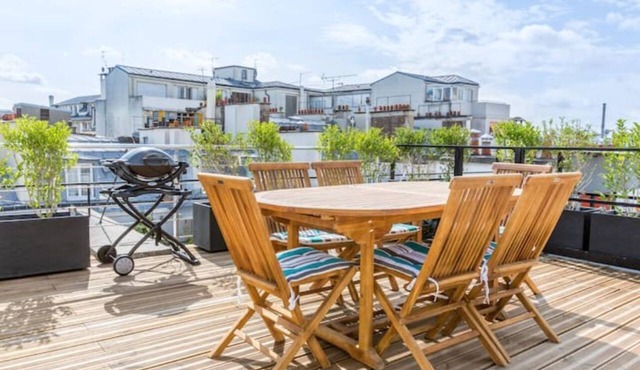 Paris 2nd Rooftop · 130m² Private Terrace · Eiffel & Sacré-Cœur View · 8p
