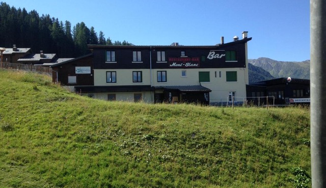 Petit Mont Blanc Guest House