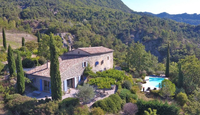 Provençal countryhouse with private pool & A/C