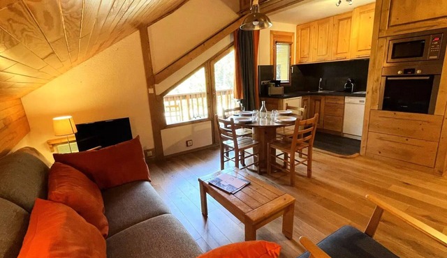 Residence Les Cytelles - Apartment 2 rooms renovated, 5 people in Meribel Altiport at the foot of the slopes and close to the golf course