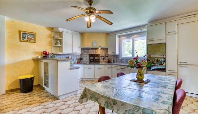 Room 'Chambre 2' with Shared Terrace, Shared Garden and Wi-Fi