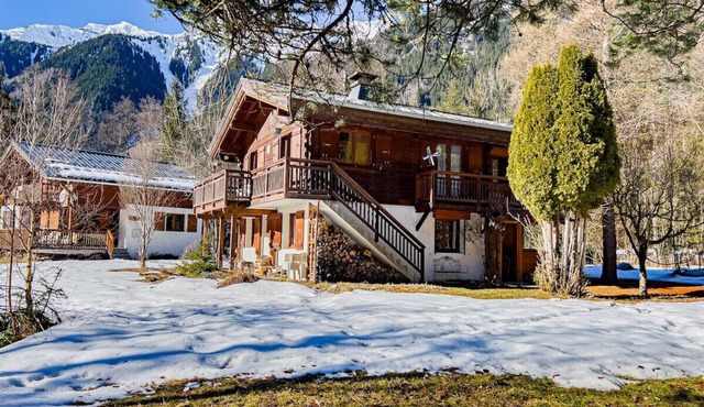 Ski nest with view of Mont Blanc
