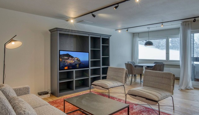 Spacious 1-bedroom apartment in Megève, balcony, with parking