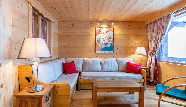 Spacious 3-bedroom apartment, 96m², near slopes and shops in Valmorel