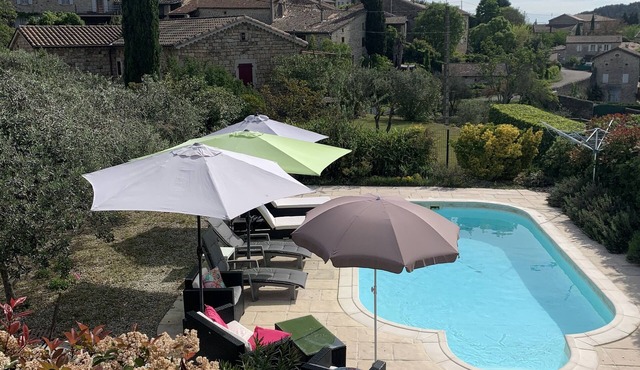 Stone house with private garden and swimming pool Private
