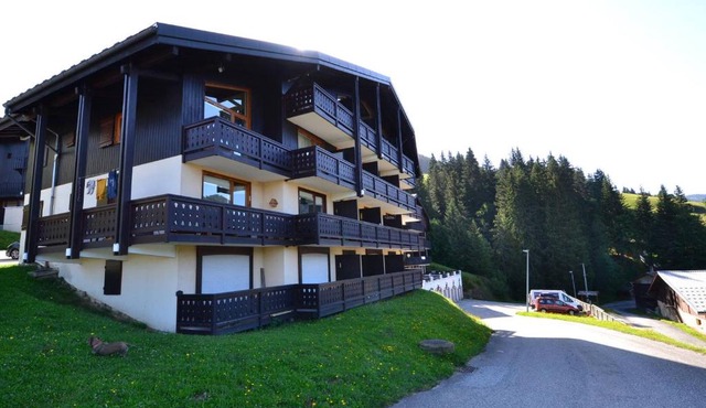 Studio cabine ensoleillé avec balcon à 1450m - FR-1-505-19