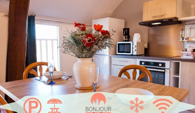 Studio confortable, parking et jardin in Buchères