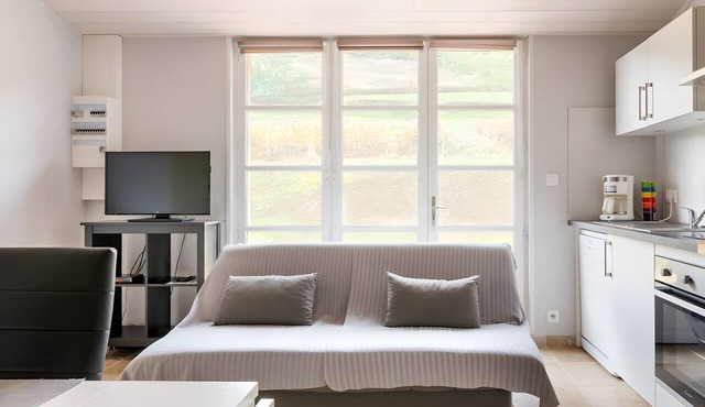 Studio 'Domaine De La Chambarde' with Mountain View, Wi-Fi and Air Conditioning