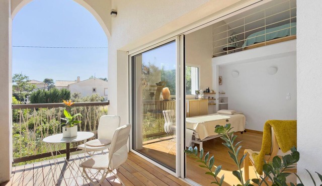 Studio 'Bulle de Sainte-Baume' with Mountain View, Private Terrace, and Wi-Fi