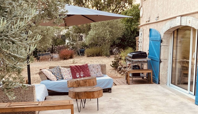 Studio 24 m2 au Coeur de Provence, Avec Terrasse Privative et Accès à la Piscine in Seillons-Source-d'Argens