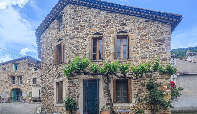 Stunning home in Cessenon sur Orb
