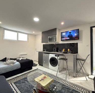SUPERBE STUDIO PROCHE PARIs