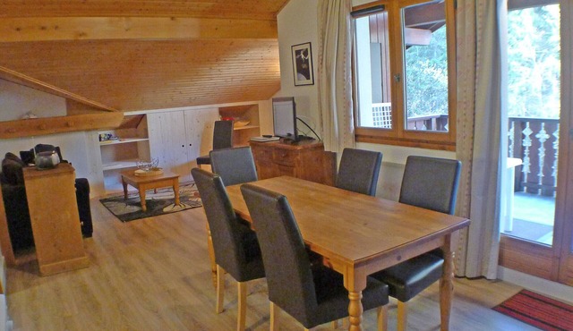 T4 Apartment for 8 ppl, pets allowed, parking