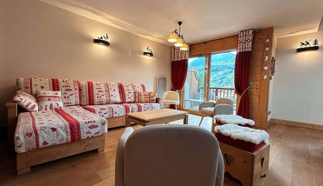 T4 Duplex with Pool in Quiet Residence