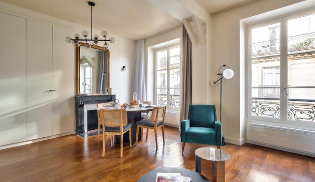 The Perfect Parisian Flat Bd St-Germain - Mid Term