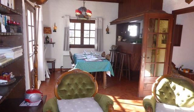 Unique chalet for 8 ppl, pets welcome, parking