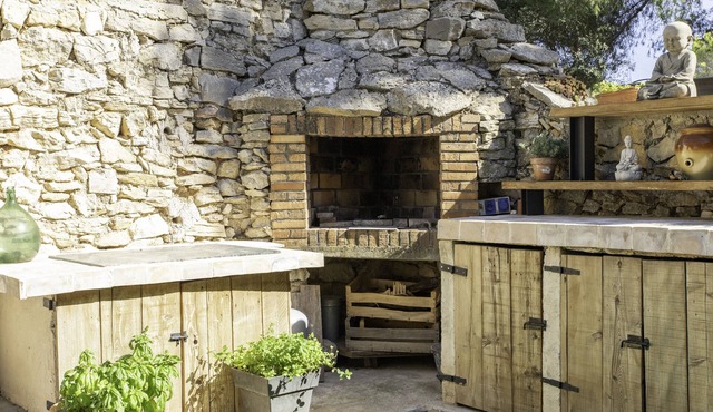 Unique guest room in the heart of Provence: "The Secret of the Stones"