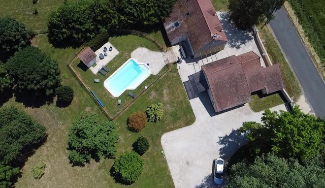 "Villa du Circuit" avec Piscine, 4 Chambres, 4 SDB, à 8 min du circuit, parking et portail électrique