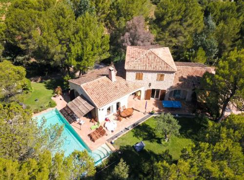 Villa exceptionnelle à Rousset avec piscine privée