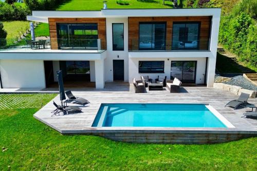 Villa Piscine chauffée vue et accès lac climatisation