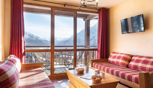 Wifi, 150m from shops, swimming pool, sauna, hammam, balcony, tv, ski locker, 30m², La Rosière