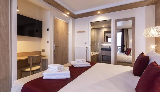 Wifi, 150m from resort center, fitness, swimming pool, sauna, hammam, balcony, fireplace or stove