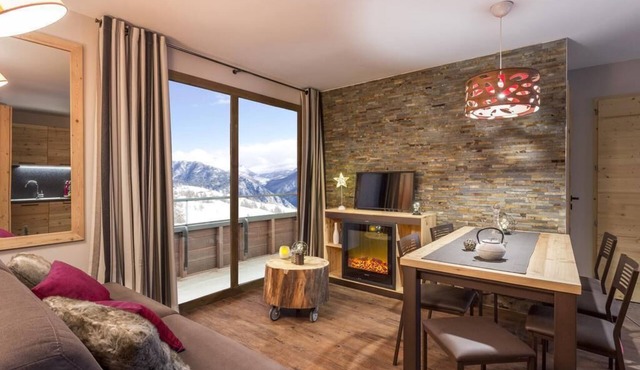 Wifi, 300m from resort center, swimming pool, balcony, tv, ski locker, 40-44m², Tignes