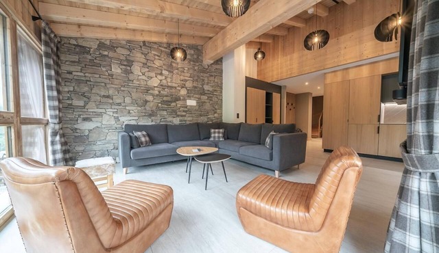 Wifi, resort center, 4th floor, swimming pool, sauna, hammam, balcony, tv, ski locker, 115m², Tignes