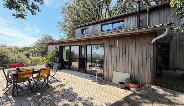 Wooden House for Rent: Quiet Location, Exceptional View