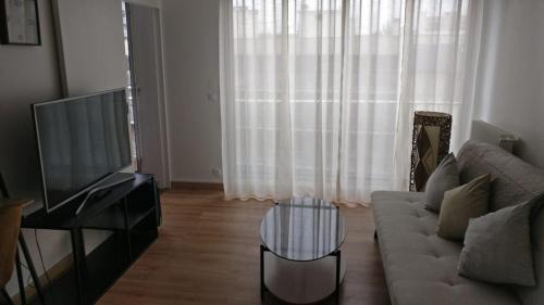 Your 28 m Studio RER B Paris Modern Convenient and Affordable