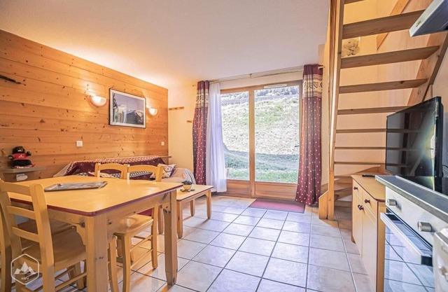 300m from resort center, Ground floor, view limited, parking, tv, 36m², Aussois