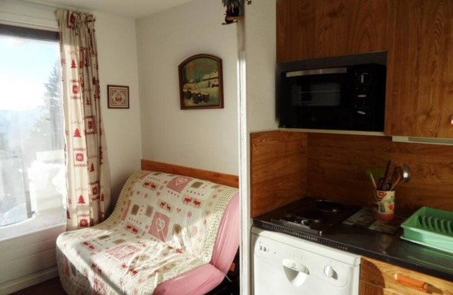 3rd floor, balcony, tv, ski locker, 21m², Chamrousse