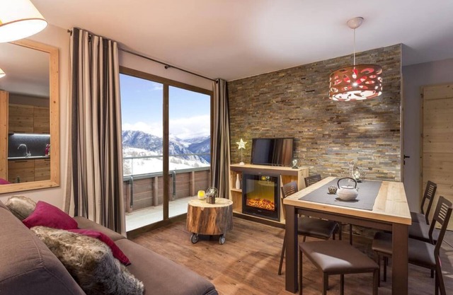 Wifi, 300m from resort center, swimming pool, balcony, tv, ski locker, 40-47m², Tignes