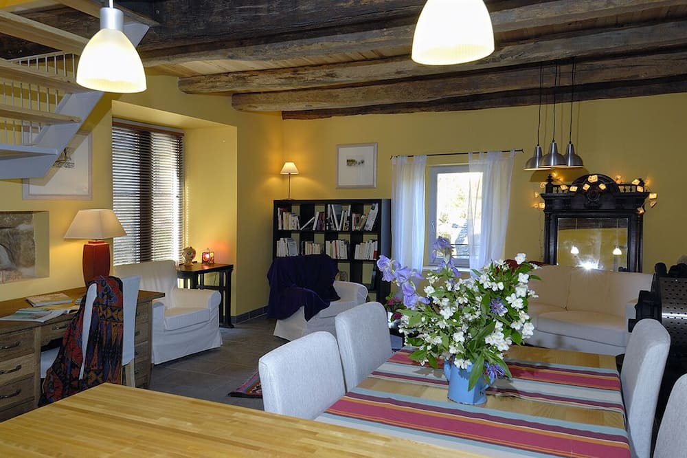 Salles-la-Source House | Gite de la Cascade, Pour 4 Personnes, Animaux Acceptés, Entre Rodez et Conques