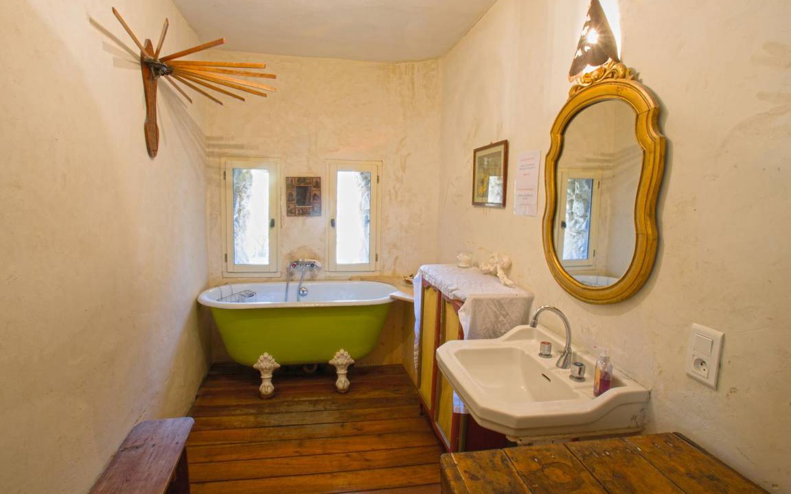 Photo of Bathroom in Montaulieu