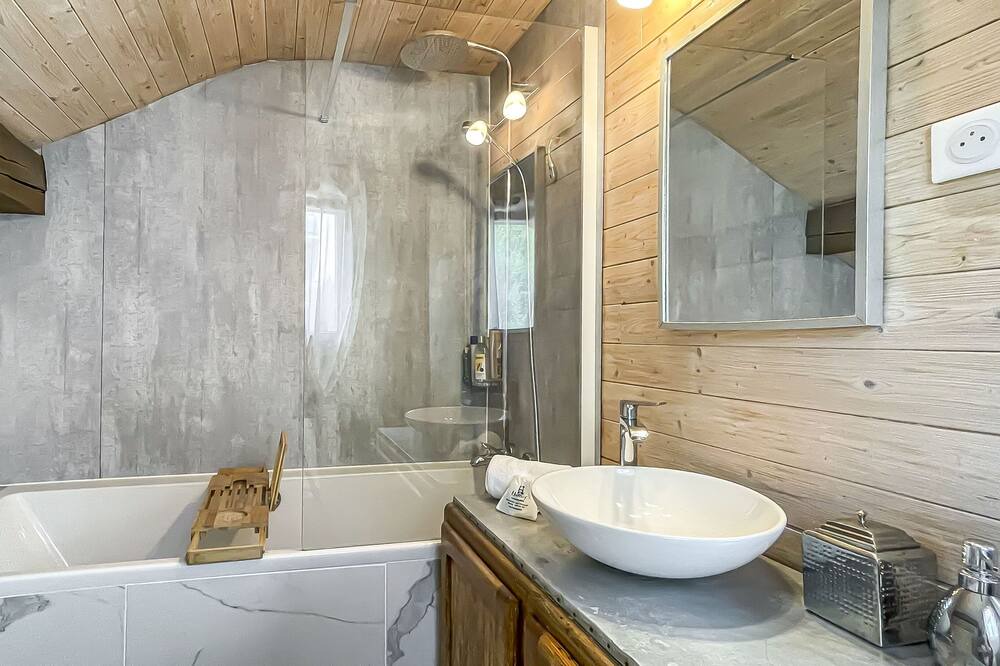 Photo of Bathroom in Bonne