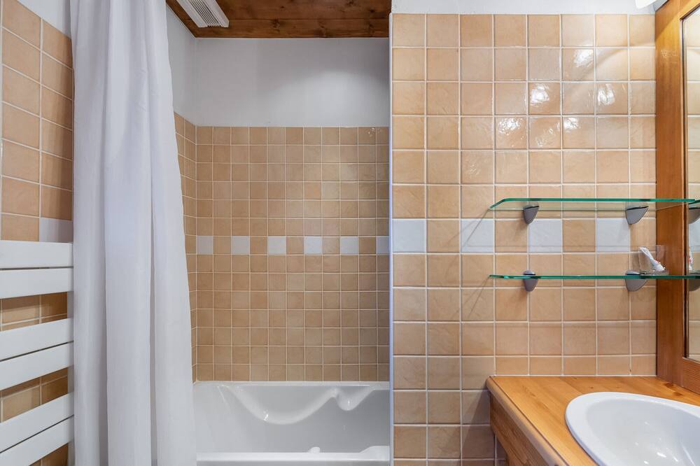 Photo of Bathroom in La Perriere