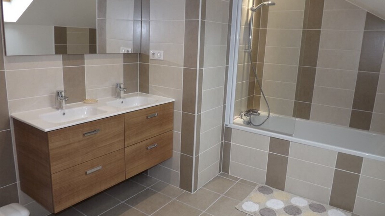Photo of Bathroom in Arpajon-sur-Cere