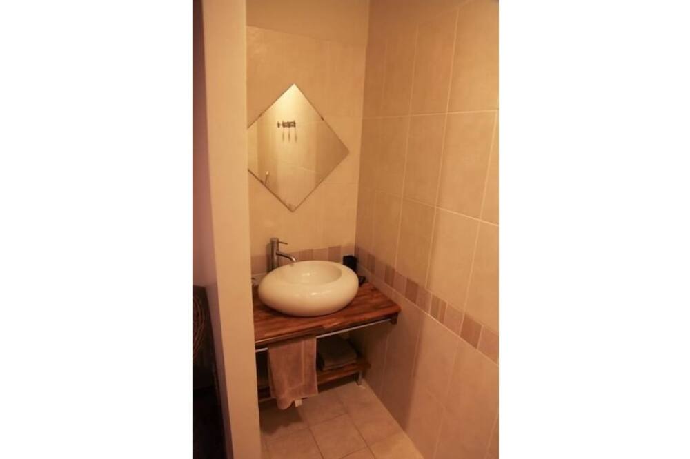Photo of Bathroom in Montreal