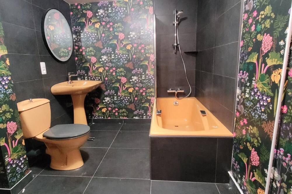 Photo of Bathroom in Cluses