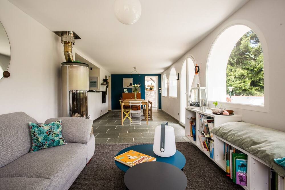 Photo of Livingroom in Saint-Alban-de-Montbel